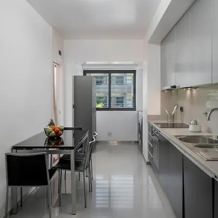 Madalenas Ii By An Island דירה